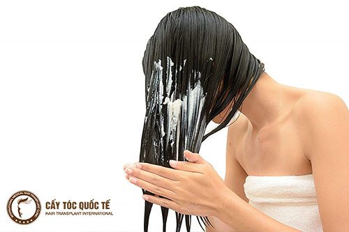 Dầu xả không có tác dụng với da đầu chỉ thoa trên tóc và giúp nuôi dưỡng tóc Dầu xả không có tác dụng với da đầu chỉ thoa trên tóc và giúp nuôi dưỡng tóc