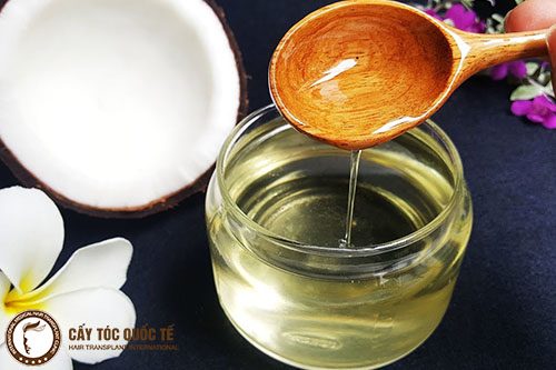 Tinh dầu dừa dưỡng tóc tại nhà dễ mà rất hiệu quả 